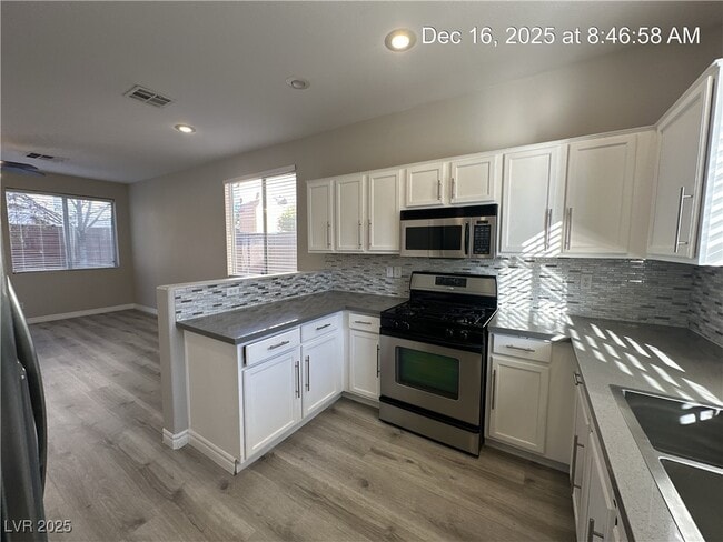 Building Photo - 2665 Cottonwillow St