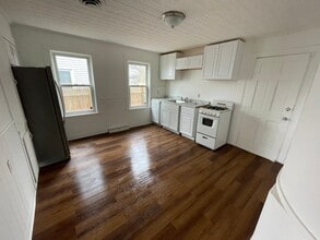 Building Photo - 7 Shedds Ave