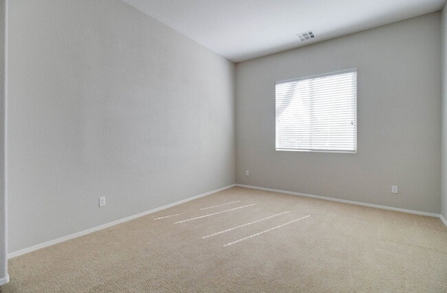 Building Photo - 4120 E Donato Dr