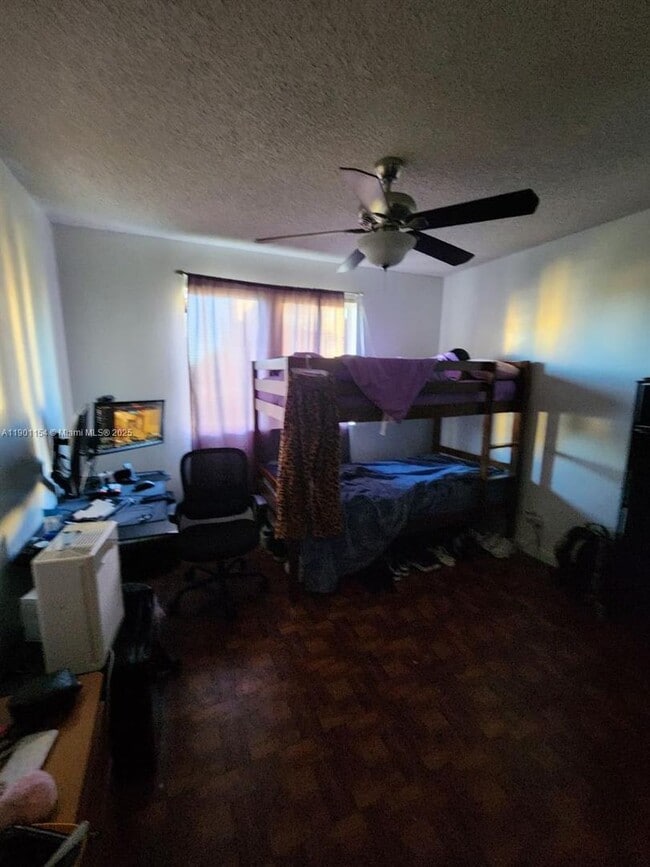 Building Photo - 2221 Sherman Cir