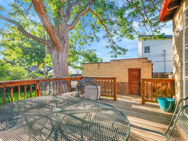 Building Photo - $2,295.00, 1 Bed, 1 Bath Home in Denver