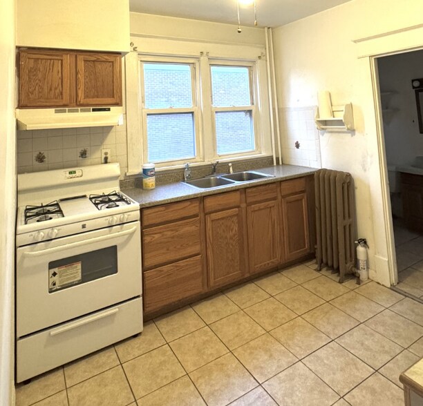 Primary Photo - 51 Russell Rd