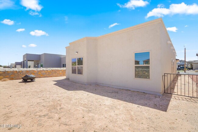 Building Photo - 778 Lemington St