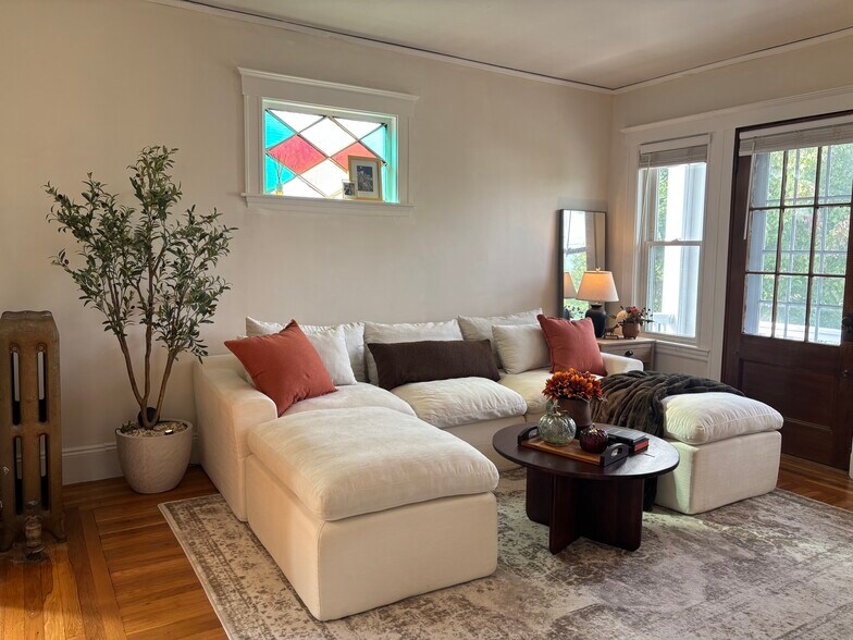 Living room - 748 Belmont St
