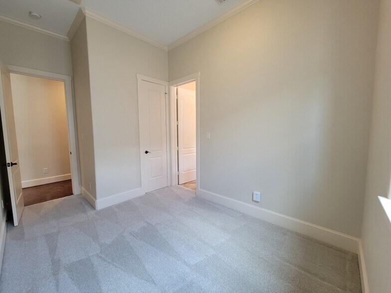 Bedroom #3, great set up for an office - 6121 Hamman St