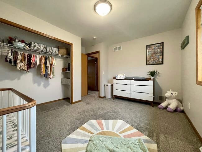 Building Photo - 3018 Maple Valley Dr