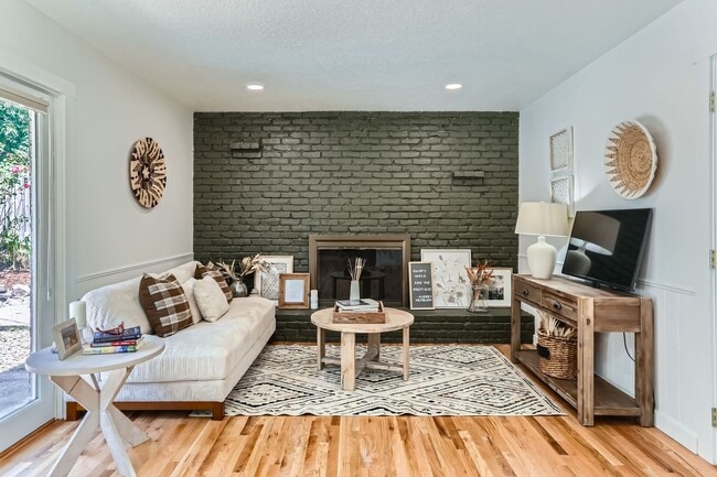 Building Photo - Cedar Hills 3 Bedroom, 2.5 Bathroom Ranch