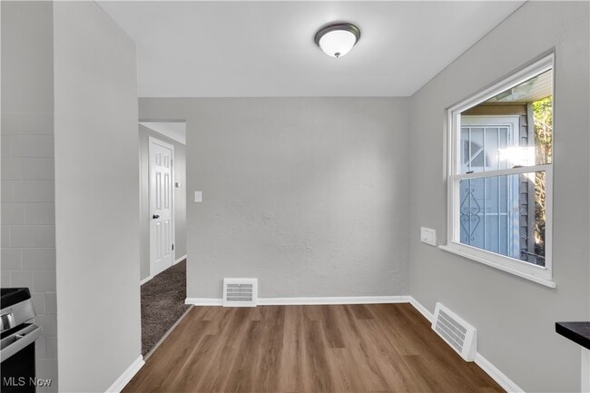 Building Photo - 17106 Holly Hill Dr