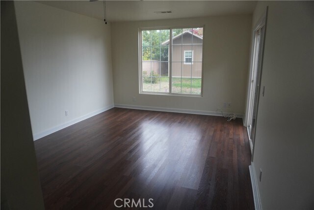 Building Photo - 2528 W Flower Ave