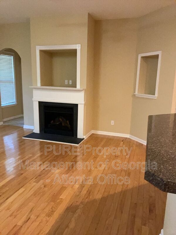 Building Photo - 1555 River Park Blvd