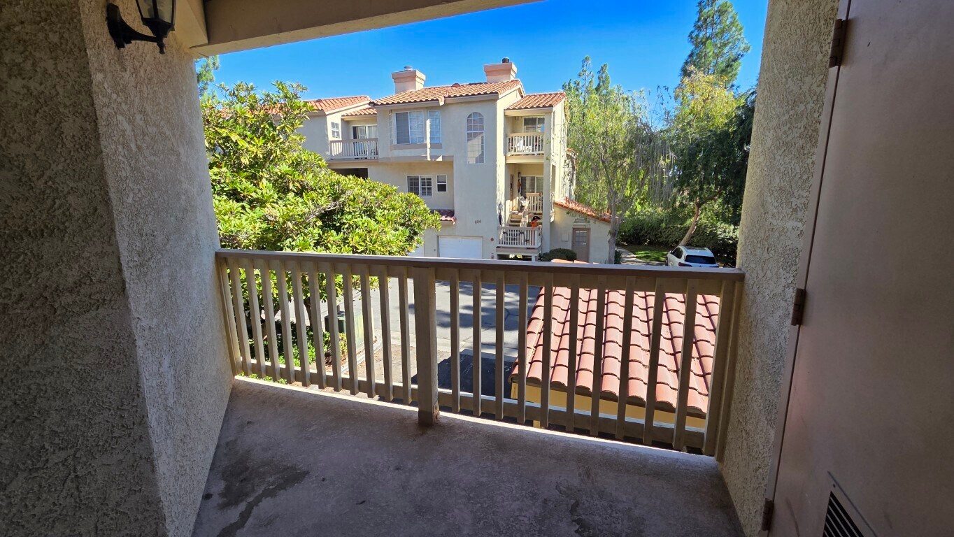 Building Photo - 697 Sutton Crest Trl