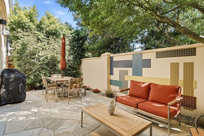 Building Photo - Stunning 3-Bedroom Home in a Prime Mountain View Location with Top-Rated Los Altos Schools!