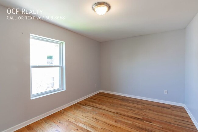 Building Photo - Four Bedroom Apartment near Temple University