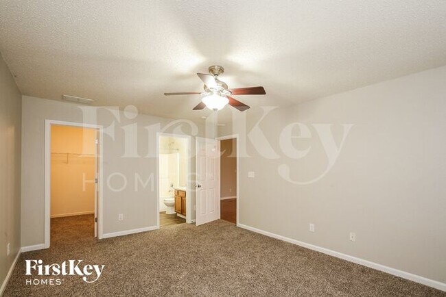 Building Photo - 15572 Dry Creek Rd