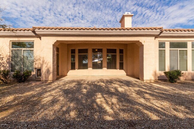 Building Photo - 951 W Orchard Ln