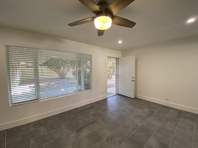 Building Photo - 3629 E Glenrosa Ave