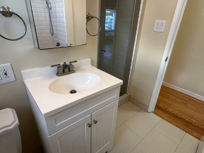 Building Photo - Epic REA - Great Home w/2 BR/1 BA Plus Bonus Loft in Mills Park Neighborhood