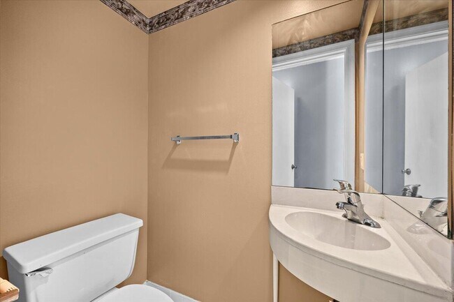 Building Photo - 12556 Woodmill Dr