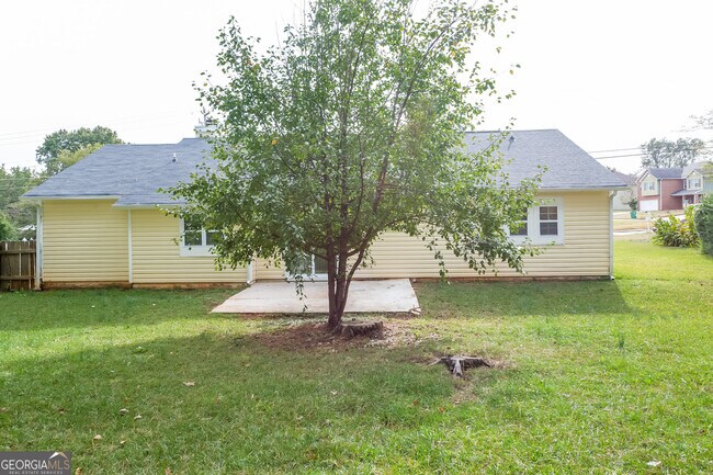 Building Photo - 5722 Phillips Dr