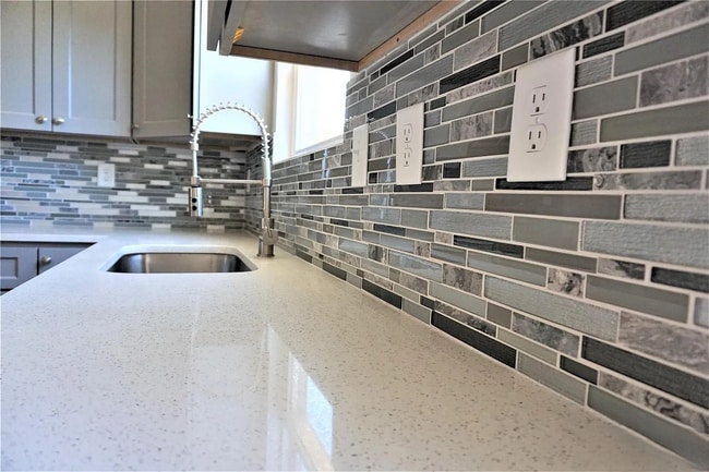 Building Photo - 1040 McLain Rd