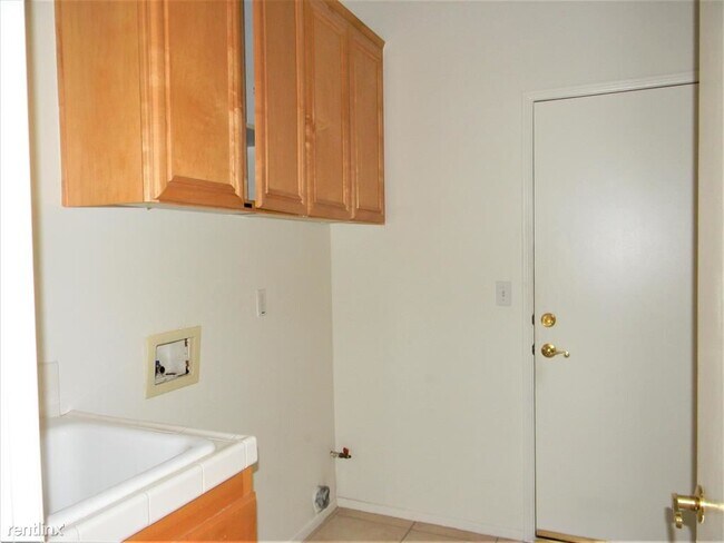 Building Photo - 3 br, 2 bath House - 44235 Yucca Dr