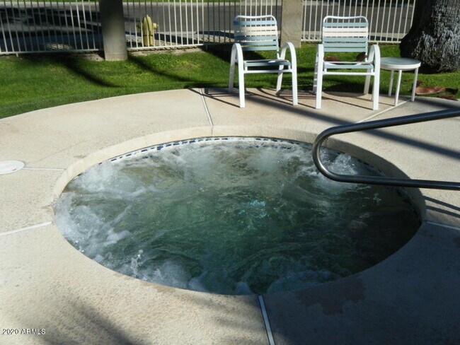 Building Photo - 7318 E Palo Verde Dr