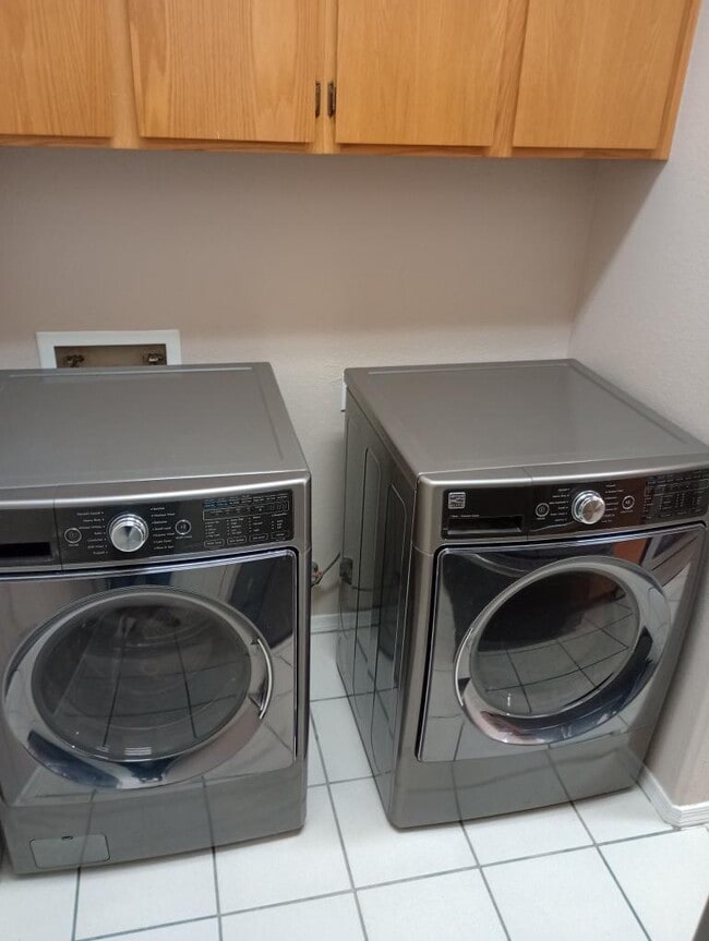 Building Photo - W Concordia Dr