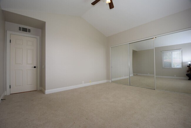 Building Photo - 6490 La Senda Ct