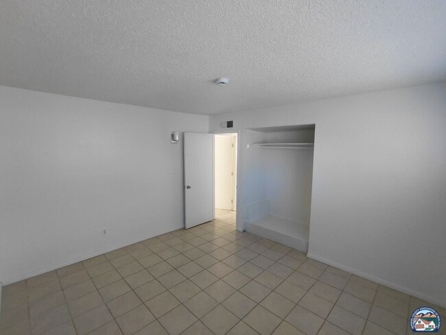 Building Photo - 738 Brentwood Ave