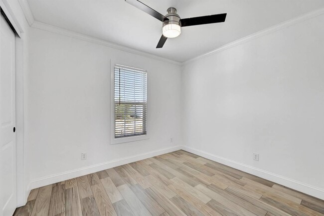 Building Photo - 2210 Seaview St