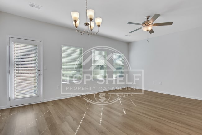 Building Photo - 102 Jaxton St