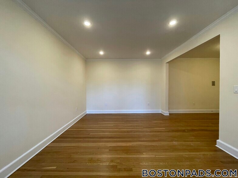 Building Photo - 71 Kilsyth Rd