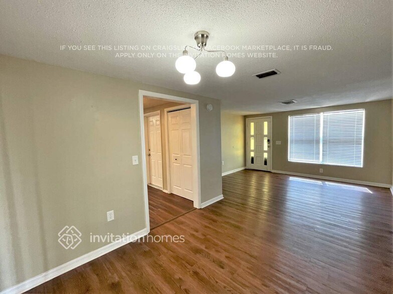 Building Photo - 4850 Samara Dr