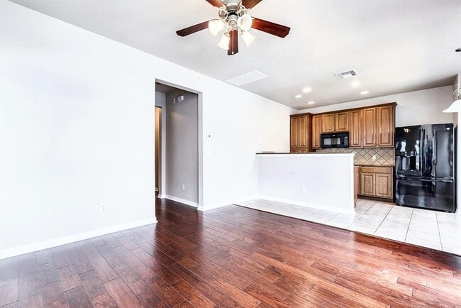 Building Photo - 595 McGarity-
