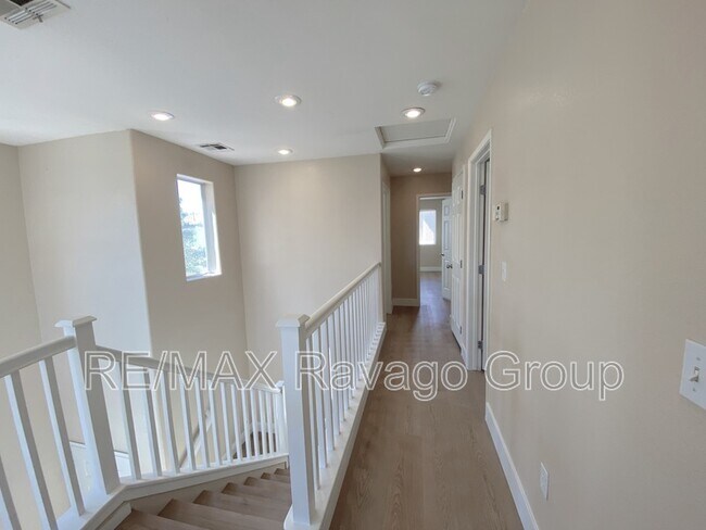 Building Photo - 8182 S Ribbon Edge St