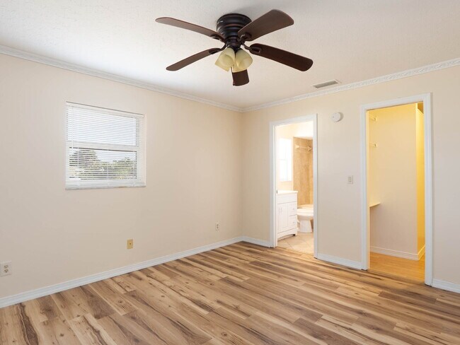 Building Photo - MOVE IN WITH ZERO DEPOSIT - UPDATED 3 BEDROOM HOME IN VENICE