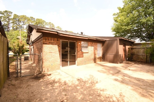 Building Photo - Economical 2 Bedroom Duplex in South Tyler-Lawn Care Included!