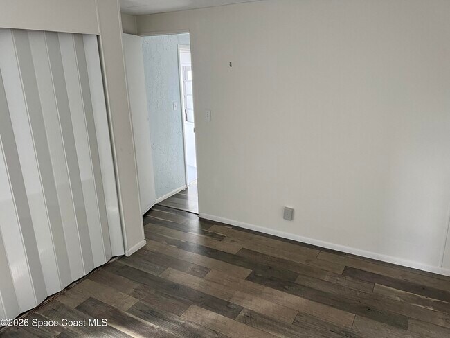 Building Photo - 1142 Parkview Ct NE