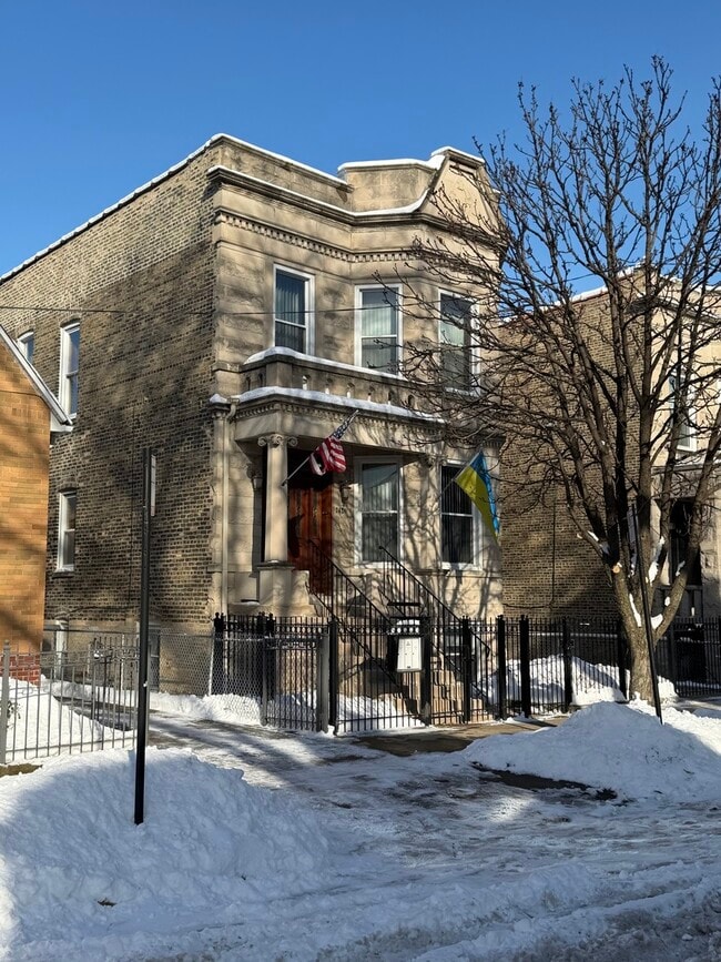 Building Photo - 2624 W Walton St