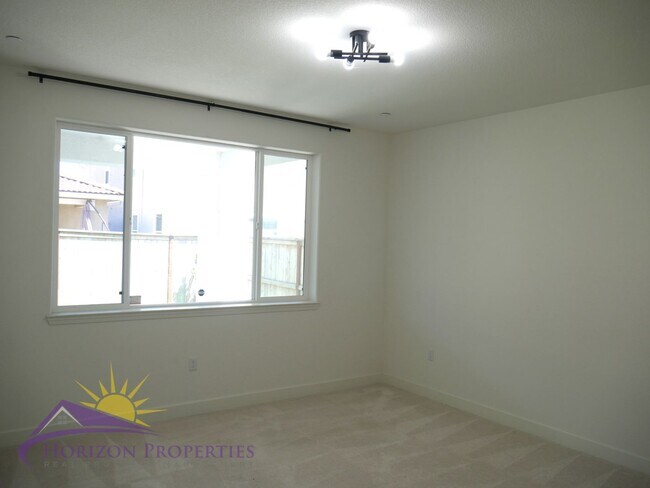 Building Photo - Modern Two-story 4 Bed 3.5 Bath 2,786 sqft...