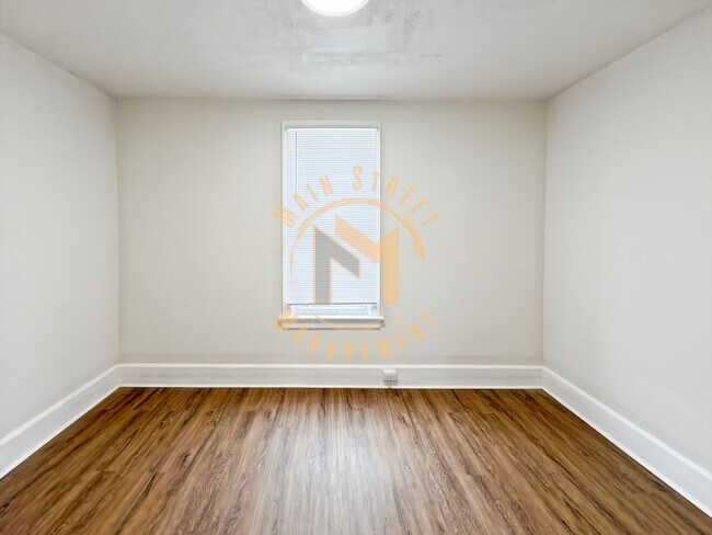 Building Photo - 1522 Main Ave
