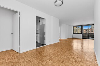 Building Photo - 347 W 57th St