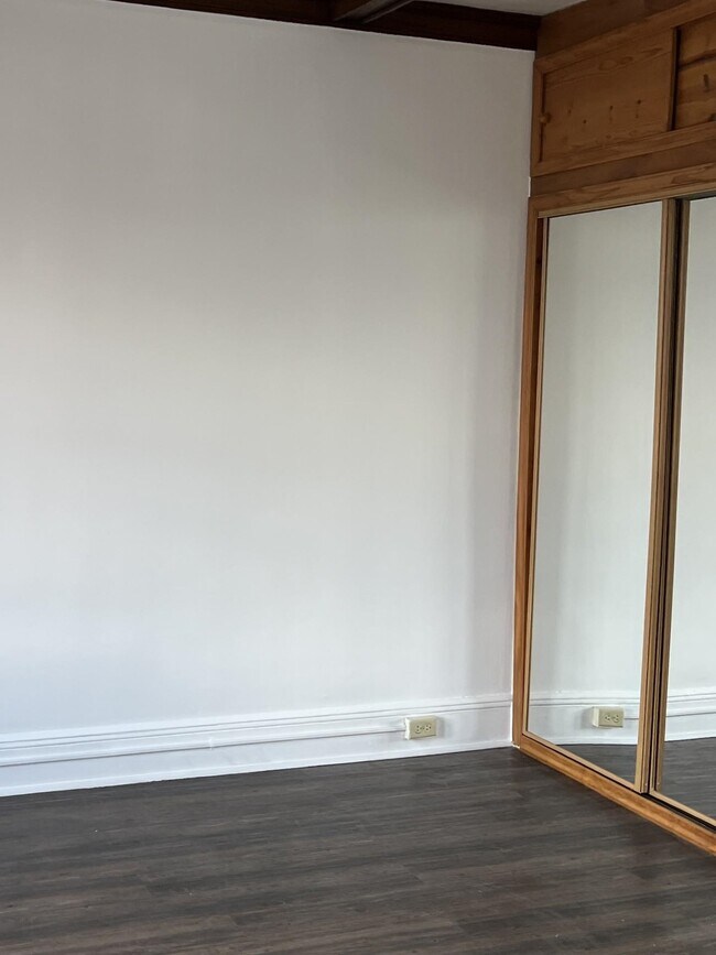 Building Photo - 110 67th St