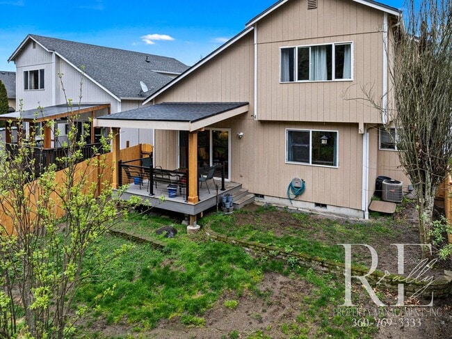 Building Photo - Peaceful Retreat Near JBLM | Spacious 3BR ...