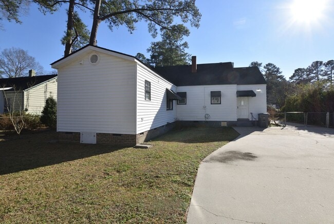 Building Photo - 1420 Eastern Ave