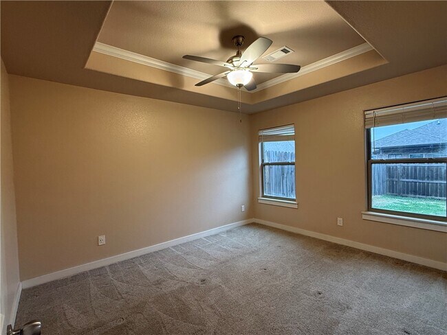 Building Photo - 522 Vee St