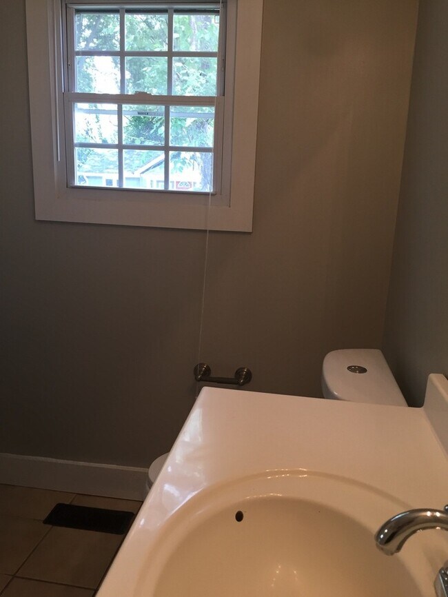Building Photo - Wedgewood Houston!!!  3 Bed 1 Bath House Convenient to Belmont, Lipscomb & Vandy!