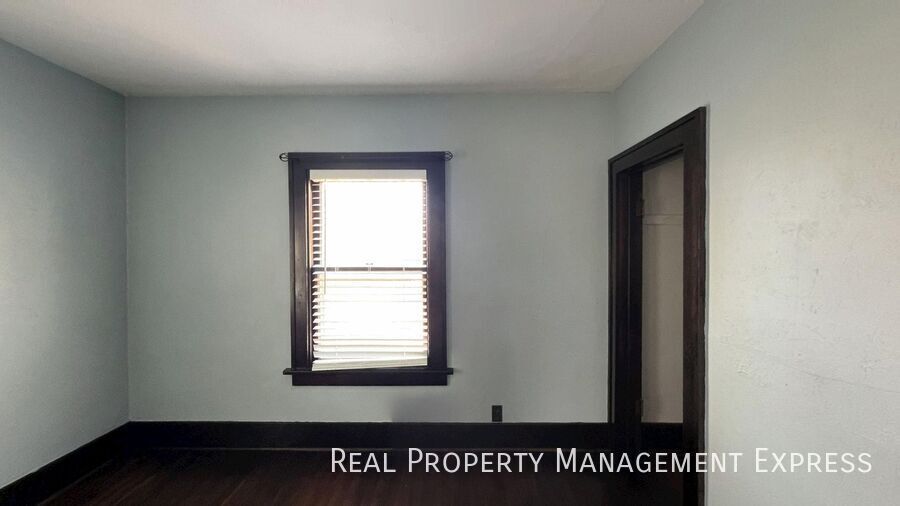 Building Photo - 3 Bedroom 1 Bathroom Home For Rent In Sioux Falls