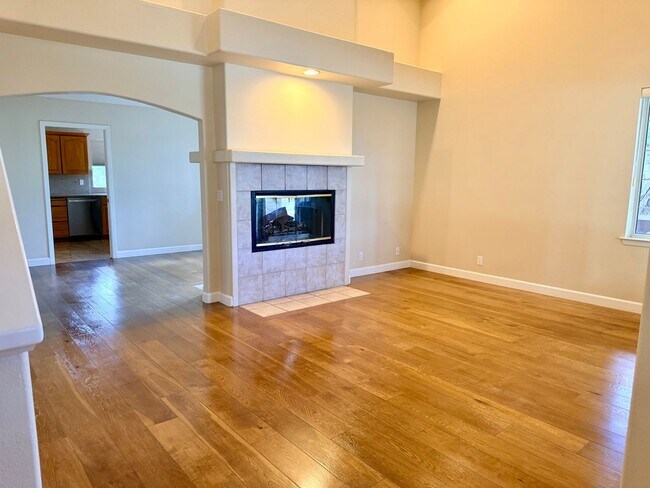 Building Photo - 142 Pine Canyon Rd
