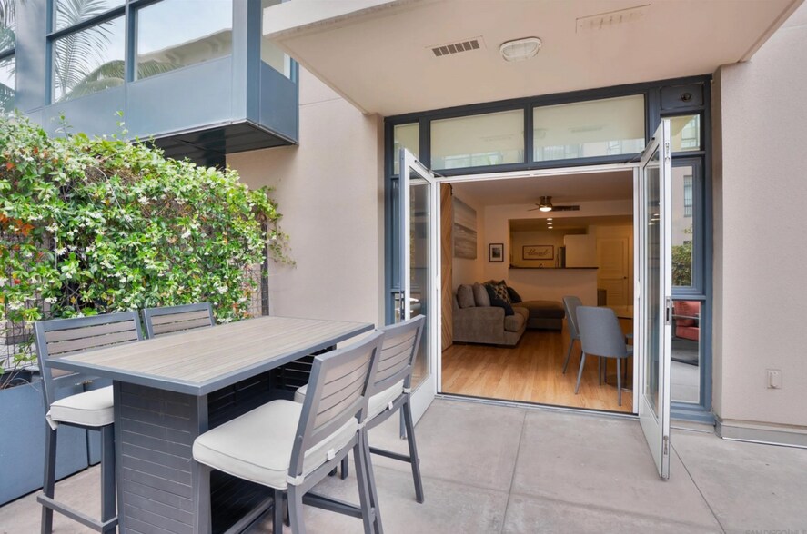 Building Photo - 530 K St